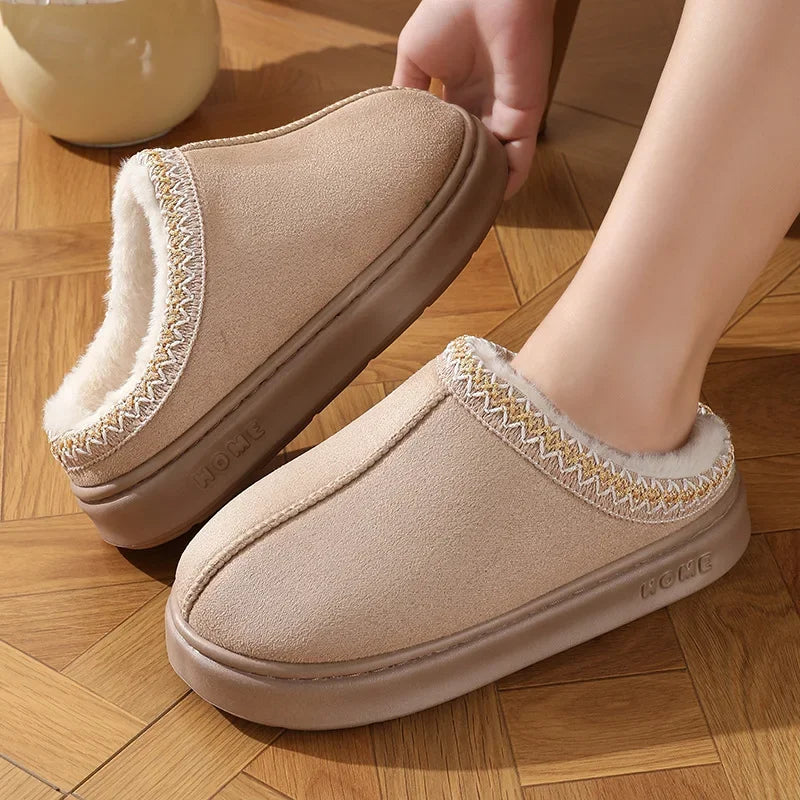 Cute&Comfy: Flausch-Plattformslipper